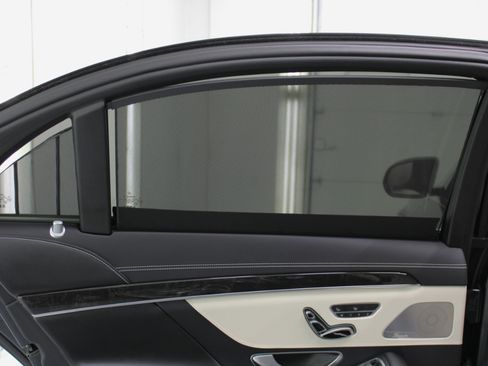 Used 2018 Mercedes-Benz S 560 Sedan image 42