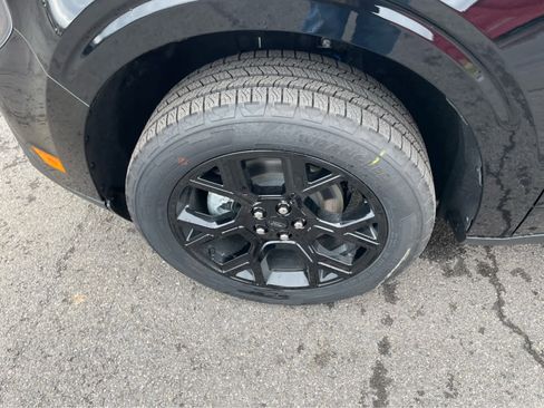 New 2025 Ford Maverick Lariat w/ Black Appearance Package image 8