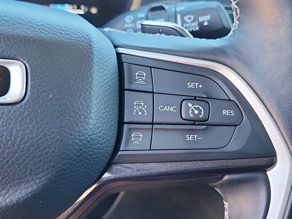 Used 2022 Jeep Grand Cherokee L Laredo w/ Luxury Tech Group I AWD/4WD image 20