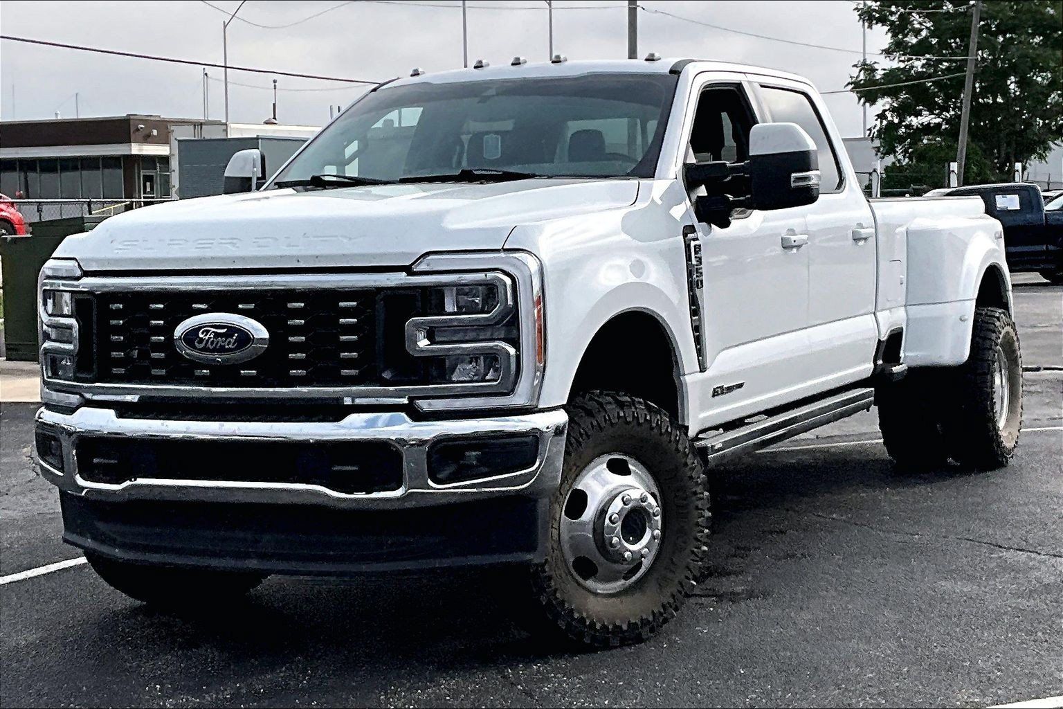 Used 2023 Ford F350 Lariat AWD/4WD image 8