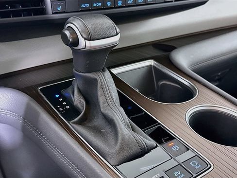 Certified 2024 Toyota Sienna XLE AWD/4WD image 10