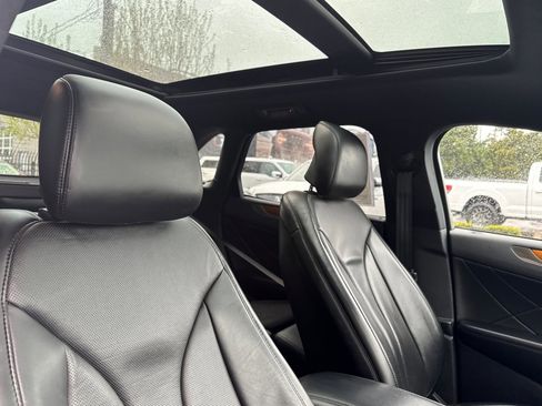 Certified 2019 Lincoln MKC Reserve AWD/4WD image 17