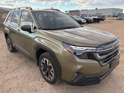 Used 2025 Subaru Forester Premium image 7