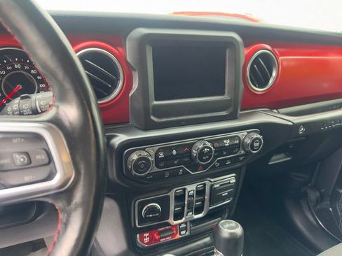 Used 2021 Jeep Wrangler Unlimited Rubicon w/ Safety Group AWD/4WD image 12
