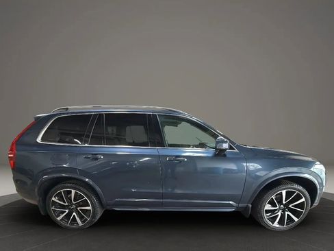 Used 2018 Volvo XC90 T6 Momentum w/ Momentum Plus Package AWD/4WD image 4
