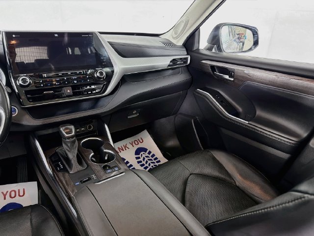 Used 2021 Toyota Highlander Platinum AWD/4WD image 22