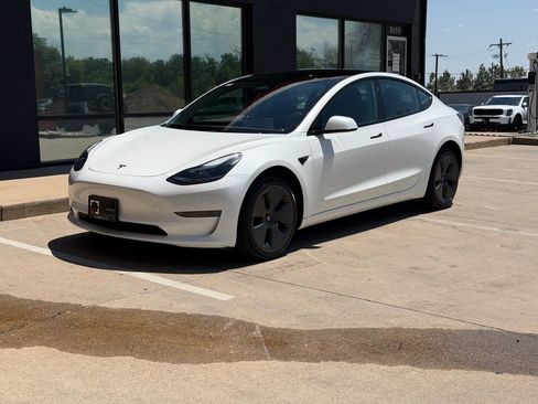 Used 2023 Tesla Model 3 Standard Range RWD image 15
