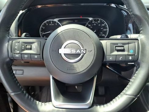 Used 2023 Nissan Pathfinder SV w/ SV Premium Package AWD/4WD image 14