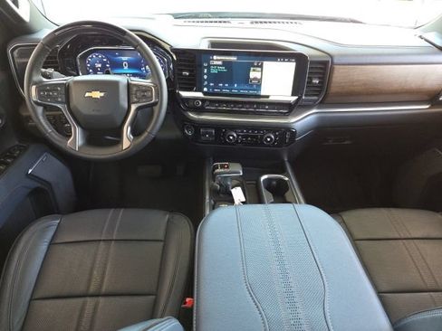 Used 2024 Chevrolet Silverado 1500 High Country AWD/4WD image 2