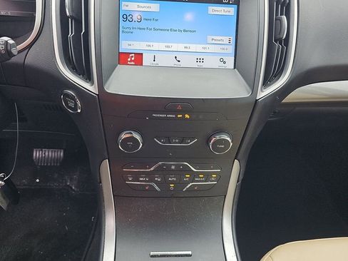 Used 2019 Ford Edge SEL w/ Equipment Group 201A image 9