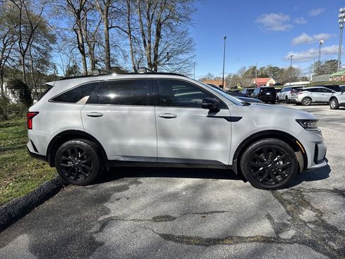 Used 2022 Kia Sorento SX image 4