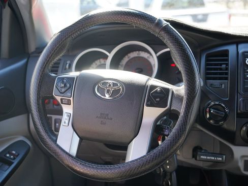 Used 2015 Toyota Tacoma 4x4 Access Cab image 42