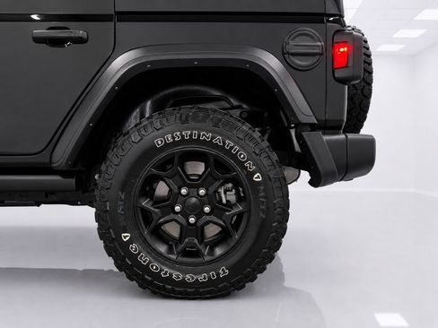 Used 2023 Jeep Wrangler Unlimited w/ Sun & Screen Package AWD/4WD image 10