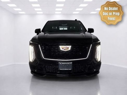 Used 2026 Cadillac Escalade V AWD/4WD image 2