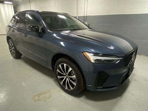 Certified 2025 Volvo XC60 B5 Plus image 4