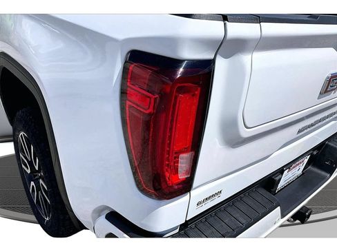 Used 2022 GMC Sierra 1500 AT4 w/ AT4 Premium Package AWD/4WD image 37