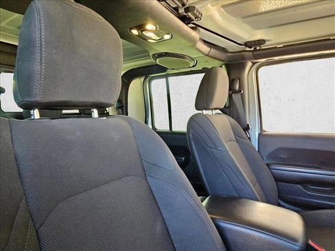 Used 2021 Jeep Gladiator Sport image 22