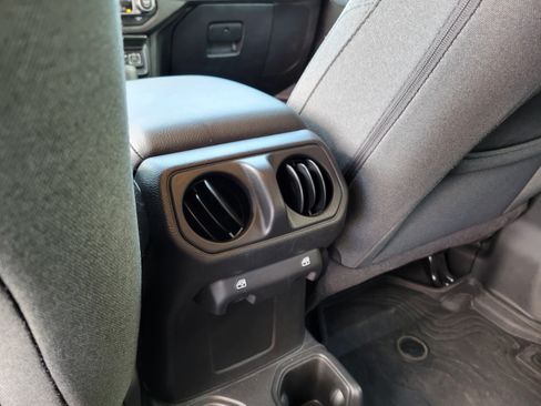 Used 2025 Jeep Wrangler Unlimited Sport AWD/4WD image 11
