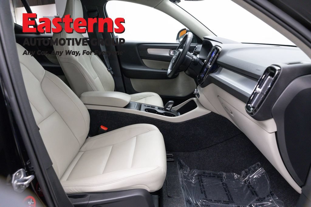 Used 2019 Volvo XC40 T5 Momentum AWD/4WD image 24