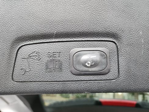 Used 2018 Lincoln MKC Premiere FWD image 25