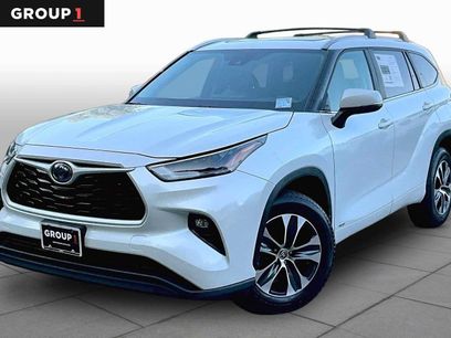 Used 2023 Toyota Highlander XLE