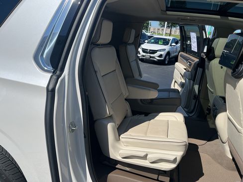Used 2024 GMC Yukon XL Denali w/ Denali Reserve Package AWD/4WD image 45