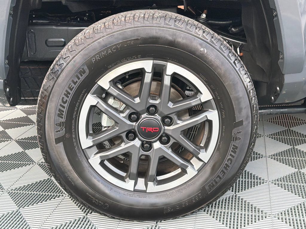 Used 2025 Toyota Tacoma TRD Sport AWD/4WD image 18