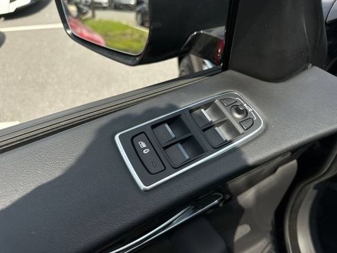 Used 2018 Jaguar F-PACE Premium AWD/4WD image 13