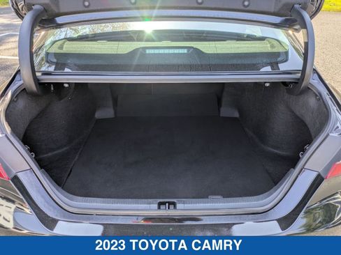 Used 2023 Toyota Camry SE image 17