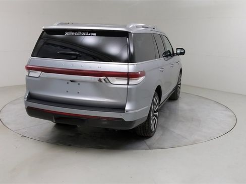 Used 2022 Lincoln Navigator Reserve image 15