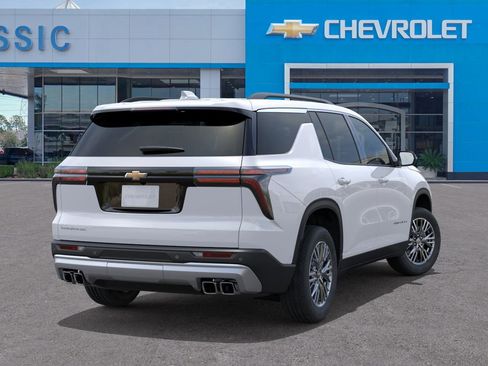 New 2025 Chevrolet Traverse LT image 4