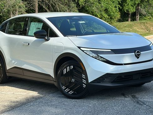 New 2026 Nissan Leaf w/ Floor Mat Package (S+) FWD image 1
