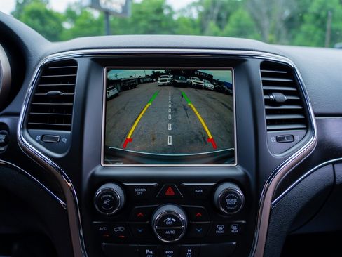 Used 2015 Jeep Grand Cherokee Limited w/ Trailer Tow Group IV image 31