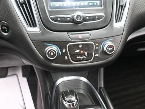 Used 2018 Chevrolet Malibu LT FWD image 18