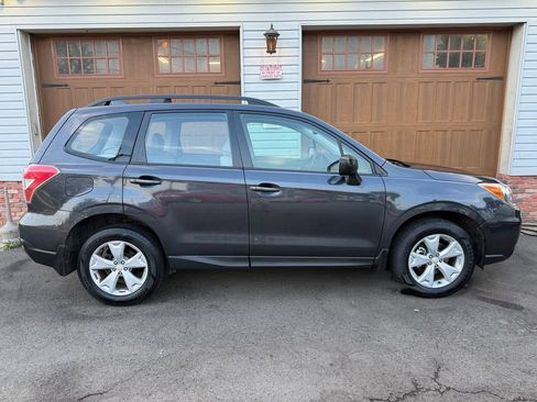 Used 2016 Subaru Forester 2.5i w/ Alloy Wheel Package AWD/4WD image 2
