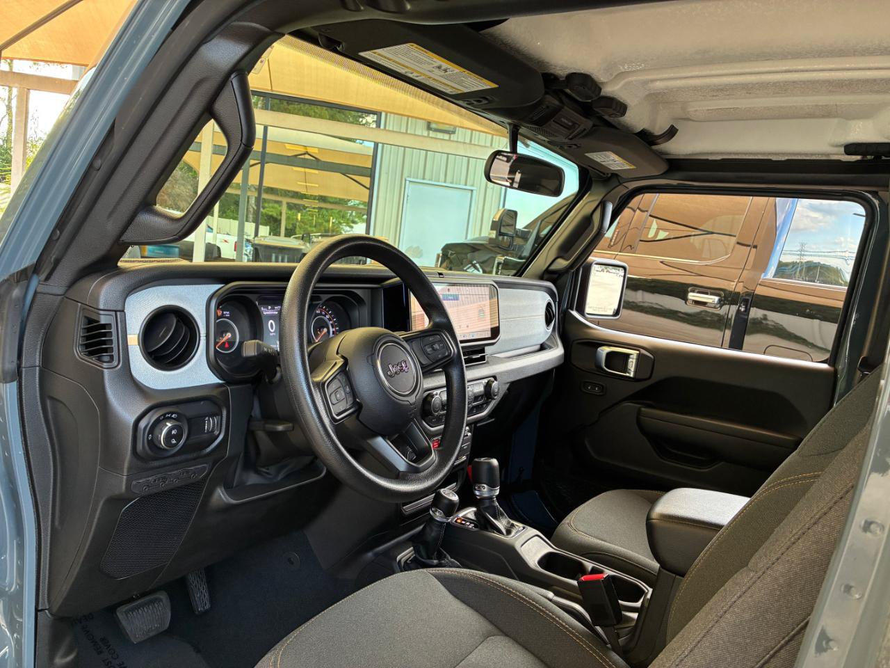 Used 2024 Jeep Gladiator Sport AWD/4WD image 11