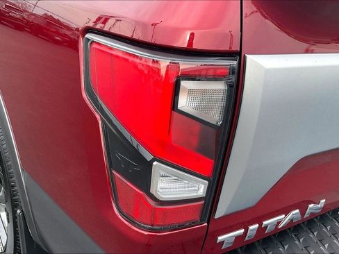 Used 2024 Nissan Titan Platinum Reserve w/ Moonroof Package image 31