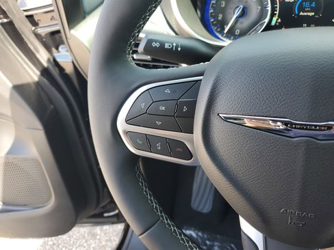 New 2026 Chrysler Pacifica Select image 14