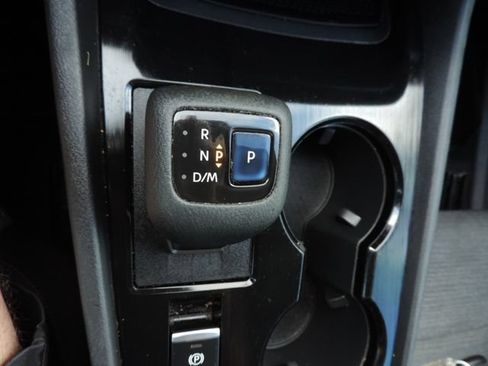 Used 2021 Nissan Rogue S FWD image 23