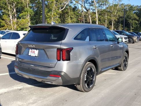 New 2025 Kia Sorento EX image 2