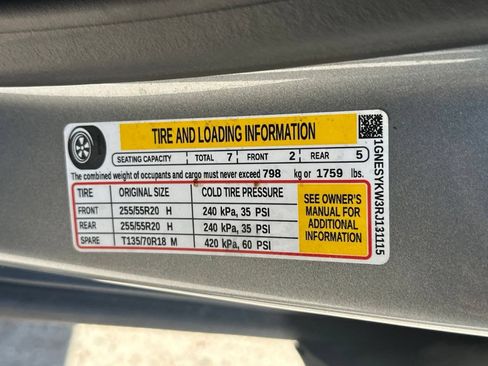 Used 2024 Chevrolet Traverse RS FWD image 29