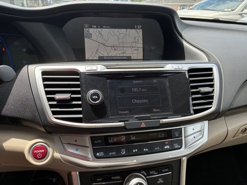Used 2014 Honda Accord Touring image 11