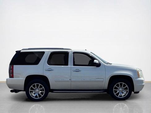 Used 2012 GMC Yukon Denali image 9