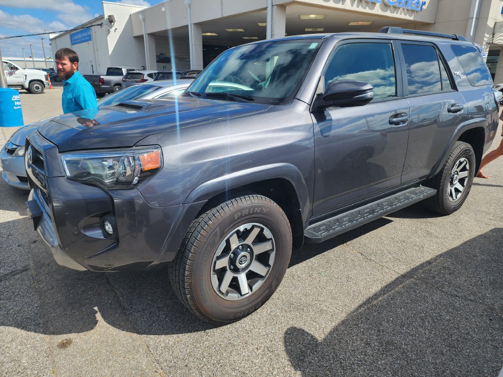 Used 2022 Toyota 4Runner TRD Off-Road Premium AWD/4WD image 4