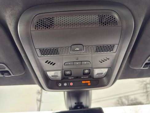 Used 2019 Cadillac XT5 Platinum image 30