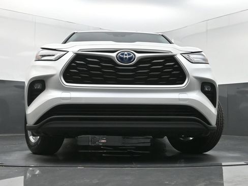 Used 2023 Toyota Highlander LE FWD image 26
