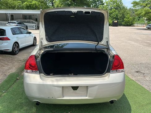 Used 2012 Chevrolet Impala LT FWD image 12