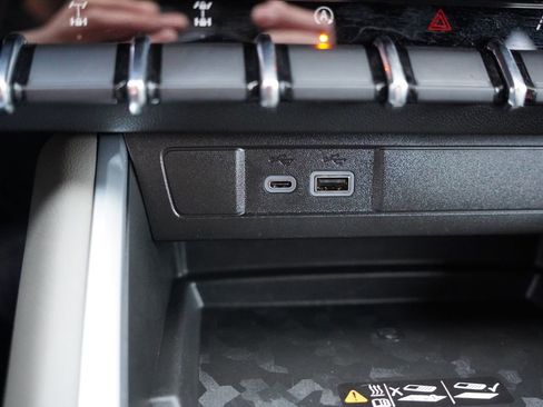 Certified 2025 Chevrolet Colorado ZR2 w/ Technology Package image 29