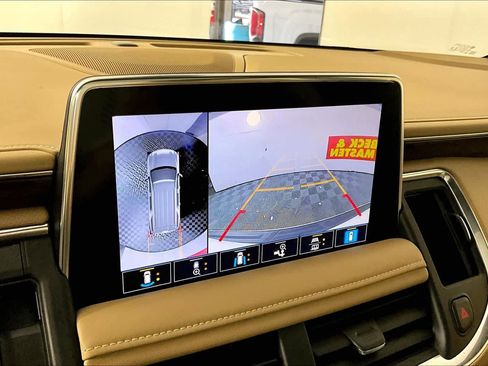 Used 2021 Chevrolet Tahoe Premier w/ Premium Package image 25