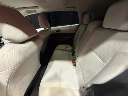 Used 2024 Toyota Corolla Cross LE w/ Moonroof Package FWD image 17